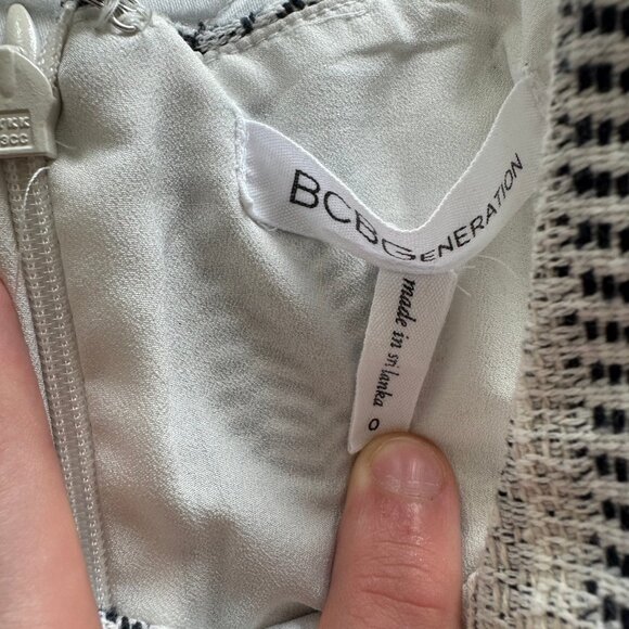 BCBGeneration Black & White Striped Short Length Sleeveless Dress, Women's 0 - Picture 3 of 3